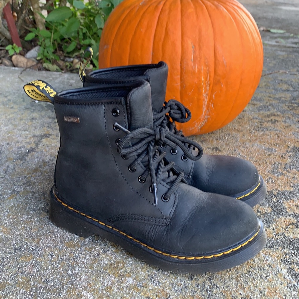 Dr.Martens kids size 2 waterproof 1460 - black